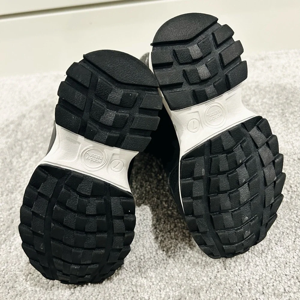 Toddler Black Winter Boots with Velcro Straps 7T
